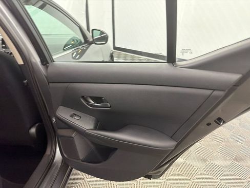 Used 2025 Nissan Sentra S FWD image 16