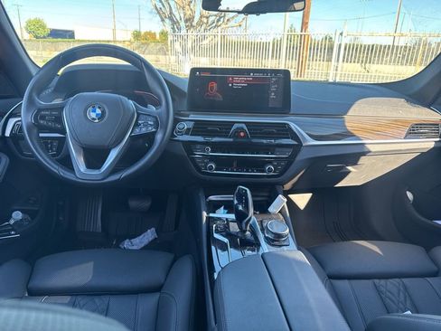 Certified 2023 BMW 530i 530i w/ Convenience Package image 9