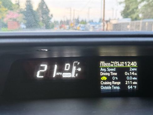 Used 2015 Toyota Prius C Two FWD image 32