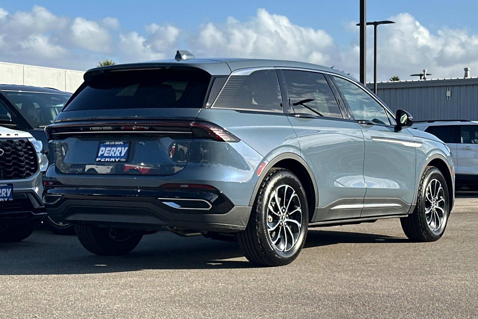 New 2026 Lincoln Nautilus Premier w/ Equipment Group 102A AWD/4WD image 3