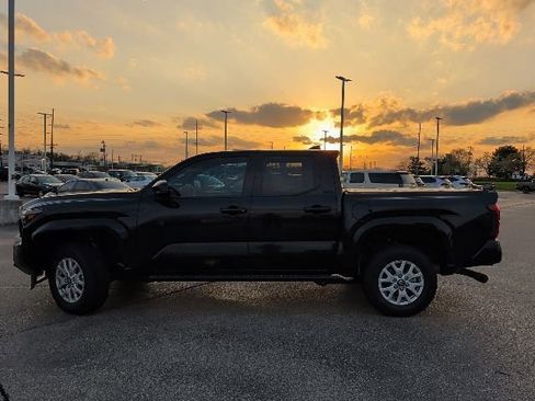 Used 2025 Toyota Tacoma SR5 image 11