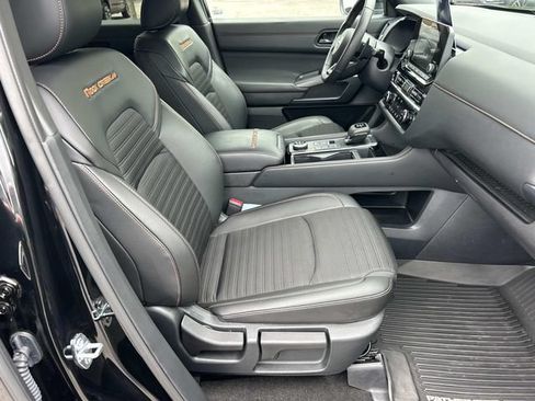 Used 2025 Nissan Pathfinder Rock Creek AWD/4WD image 31