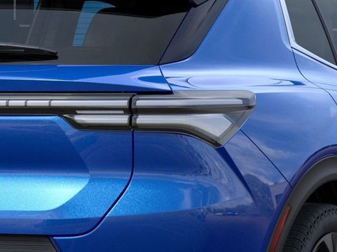 New 2026 Chevrolet Equinox EV LT image 11