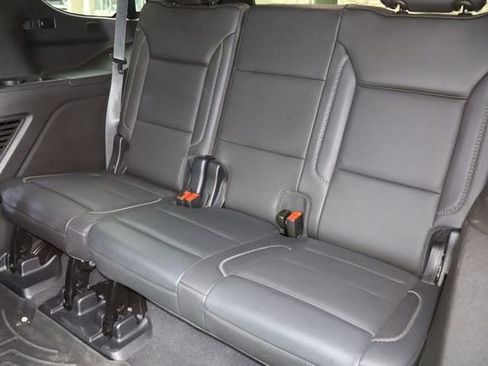 Used 2022 GMC Yukon Denali w/ Denali Premium Package AWD/4WD image 7