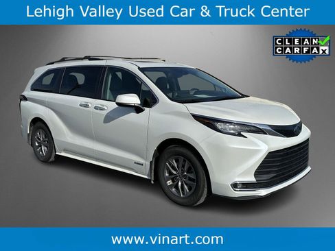 Used 2021 Toyota Sienna XLE w/ XLE Plus Package FWD image 1