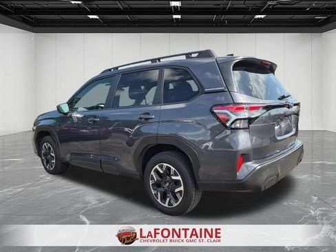 Used 2025 Subaru Forester Premium AWD/4WD image 3