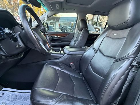 Used 2018 Cadillac Escalade Luxury image 15