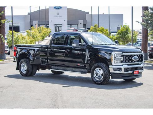 Used 2023 Ford F350 Lariat w/ Tow Technology Package AWD/4WD image 2