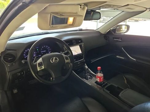 Used 2014 Lexus IS 250C w/ Luxury Package RWD image 4