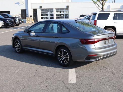 Used 2025 Volkswagen Jetta Sport FWD image 8