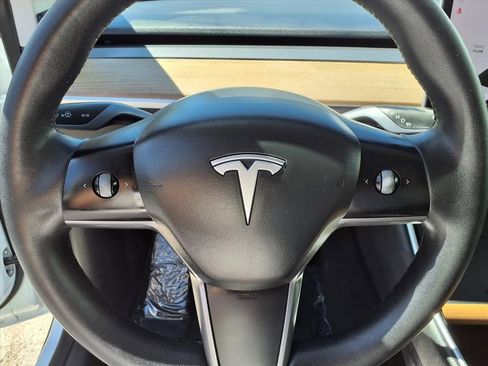 Used 2021 Tesla Model Y Long Range AWD/4WD image 26