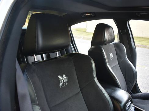 Used 2015 Dodge Charger R/T Scat Pack w/ Beats Audio Group RWD image 21