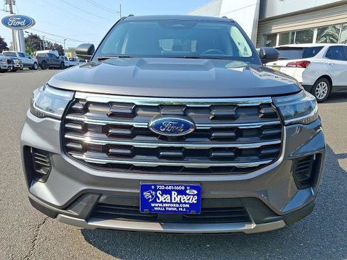 Certified 2025 Ford Explorer Active AWD/4WD image 2