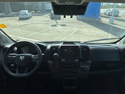 Used 2025 RAM ProMaster 2500 w/ Convenience Group FWD image 9