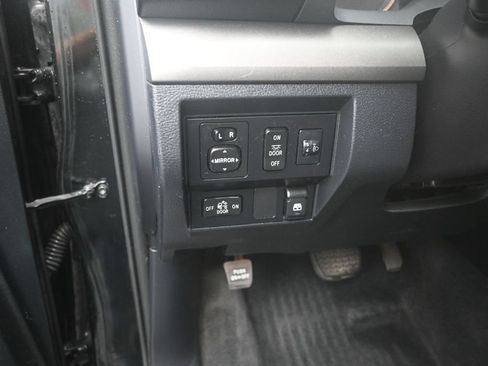 Used 2017 Toyota Tundra SR5 w/ SR5 Upgrade Package AWD/4WD image 13