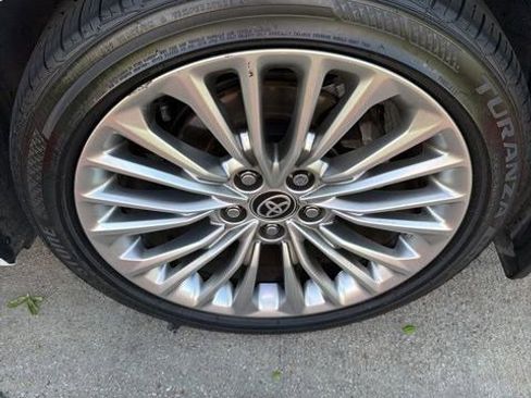 Used 2021 Toyota Avalon Limited w/ Advanced Safety Package FWD image 6