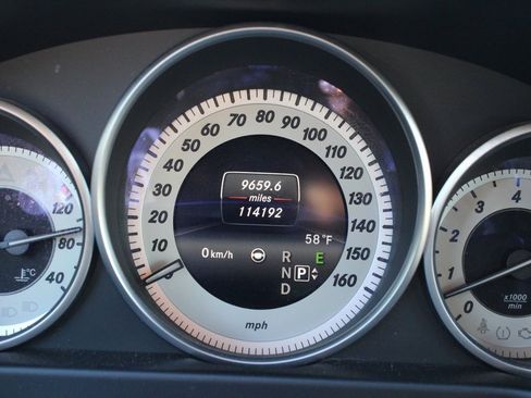 Used 2016 Mercedes-Benz E 400 4MATIC Sedan image 19