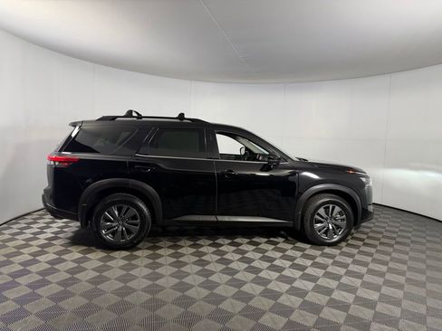 Used 2024 Nissan Pathfinder SV AWD/4WD image 5