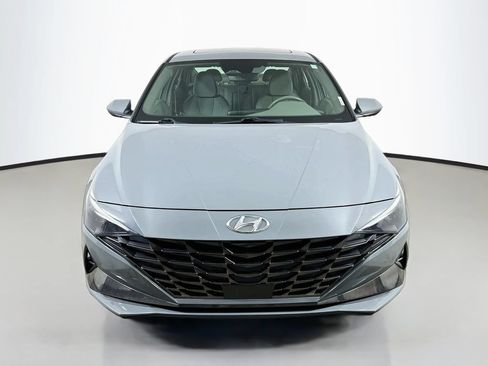 Used 2022 Hyundai Elantra SEL w/ Convenience + Premium Package FWD image 2