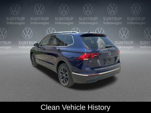 Used 2023 Volkswagen Tiguan SE w/ Panoramic Sunroof Package FWD image 4