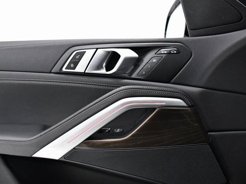 Used 2022 BMW X6 xDrive40i w/ Premium Package image 17