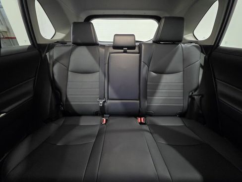 Used 2023 Toyota RAV4 XLE Premium image 15