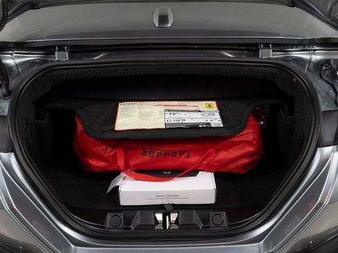 Used 2025 Ferrari Roma image 18