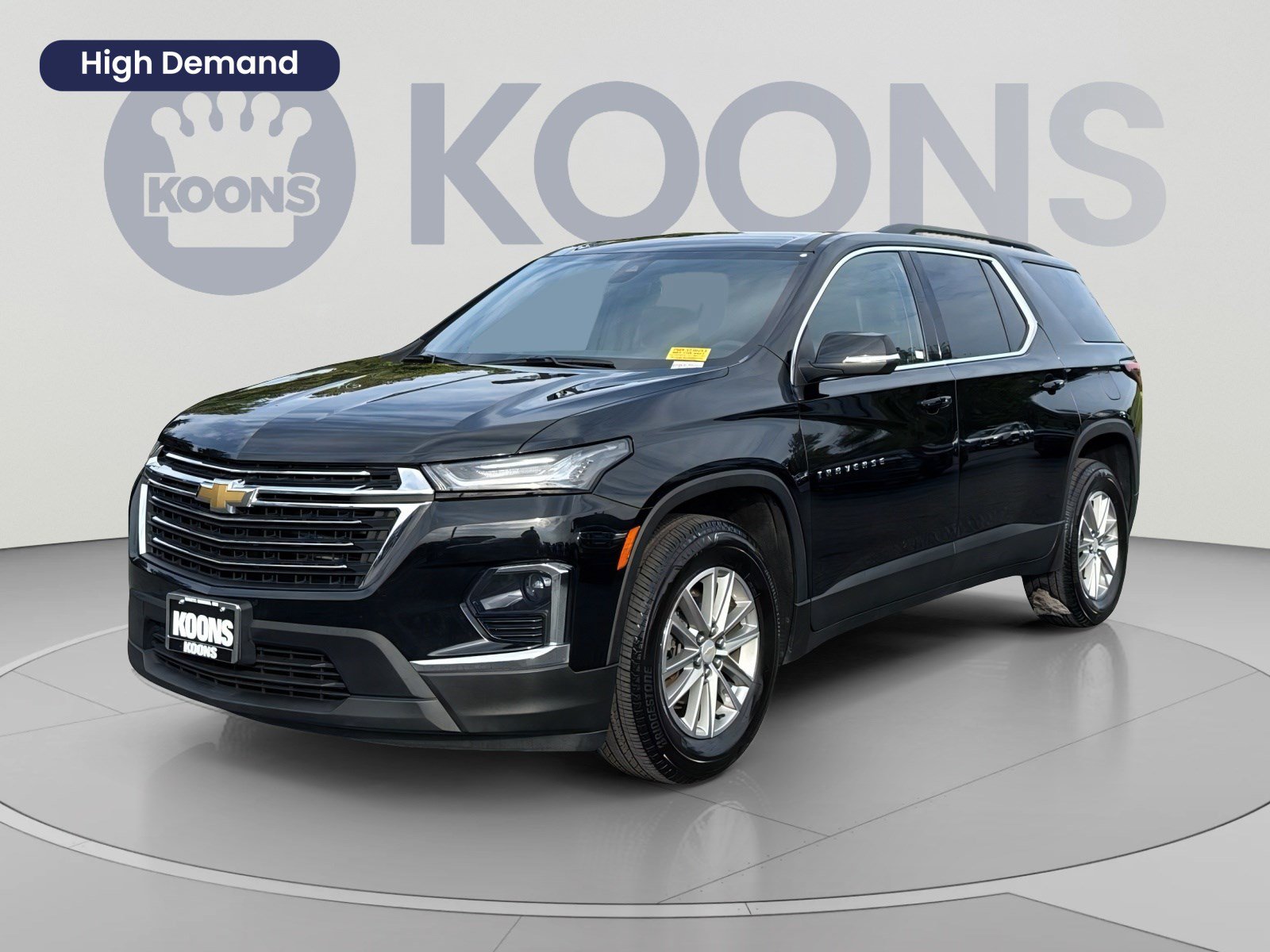 Used 2023 Chevrolet Traverse LT AWD/4WD image 1