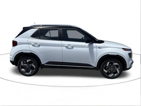 New 2026 Hyundai Venue SEL FWD image 2