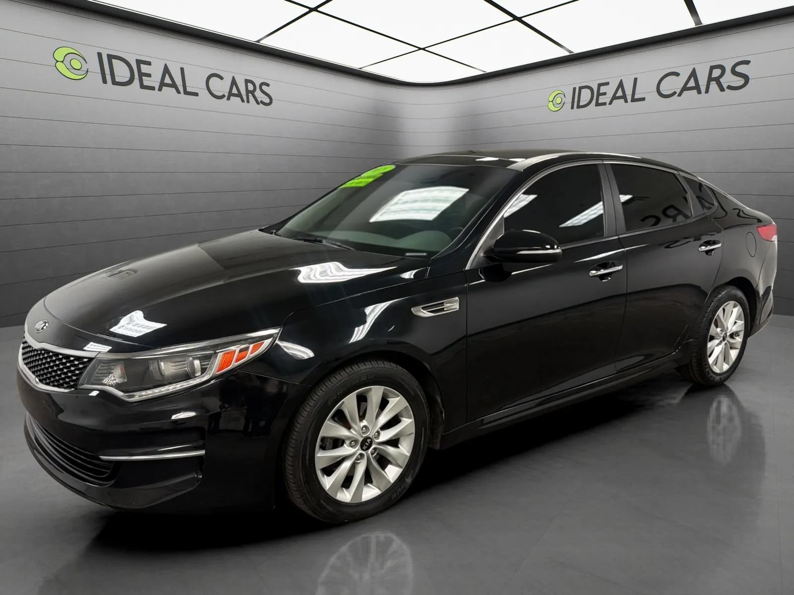 Used 2018 Kia Optima EX w/ Premium Package FWD image 1