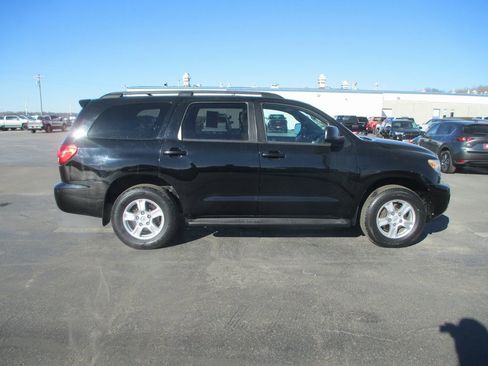 Used 2015 Toyota Sequoia SR5 image 2