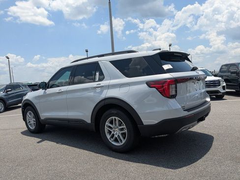 New 2026 Ford Explorer Active w/ Active Comfort Package RWD image 6