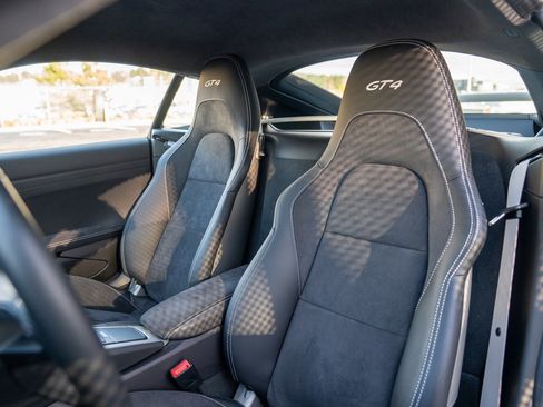 Used 2021 Porsche 718 Cayman GT4 image 5