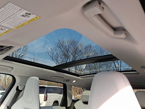 Used 2022 Land Rover Range Rover Sport SVR Carbon Edition image 14