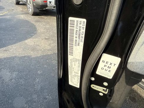 Used 2024 Jeep Compass Latitude image 25