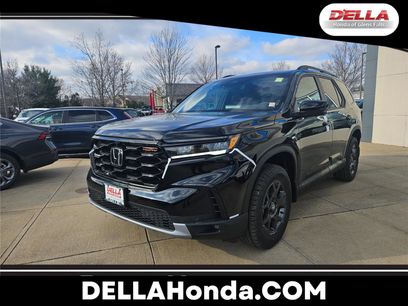 New 2025 Honda Pilot TrailSport