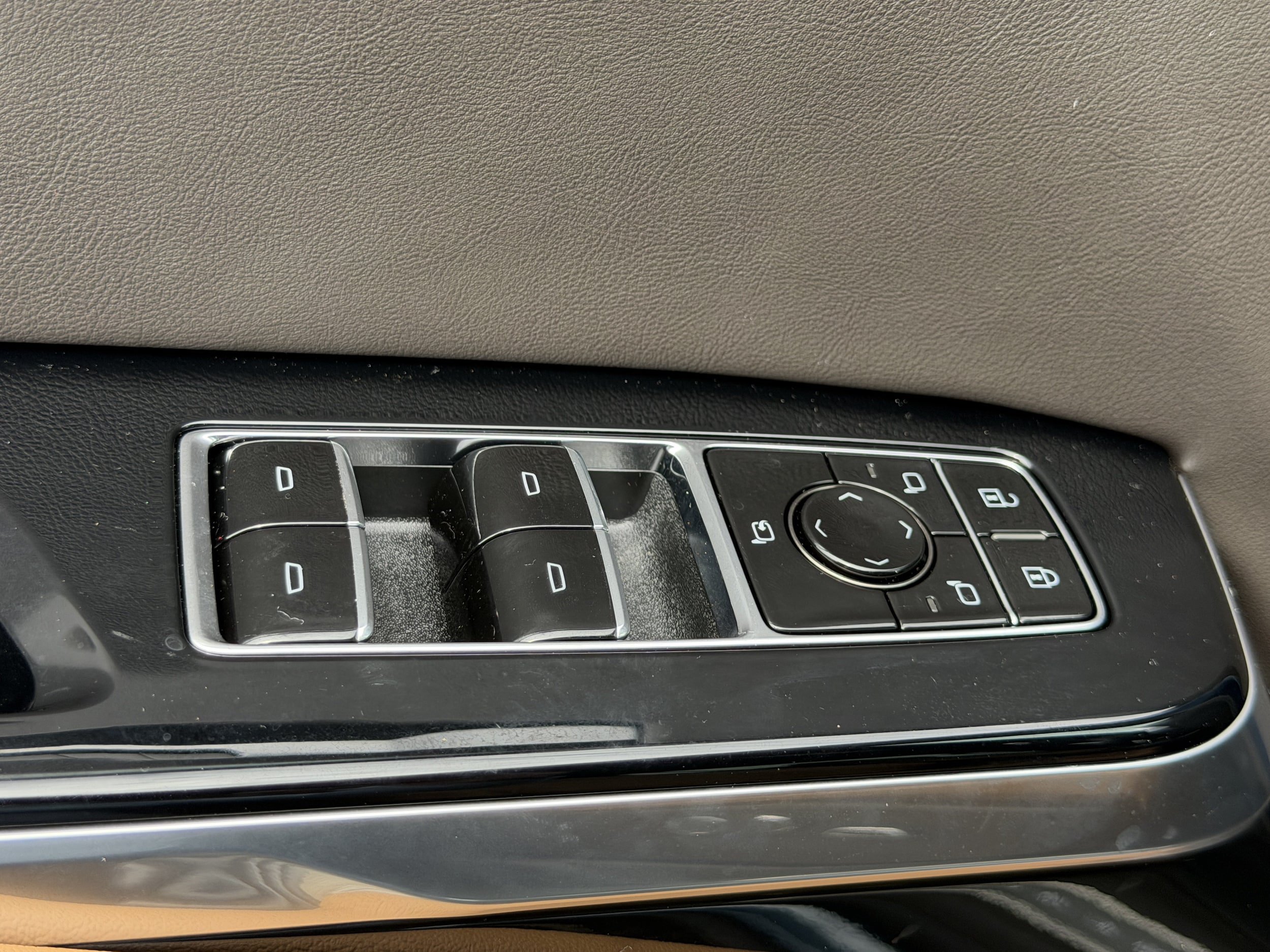 New 2026 Cadillac Escalade Luxury w/ LPO, Radiant Package AWD/4WD image 17