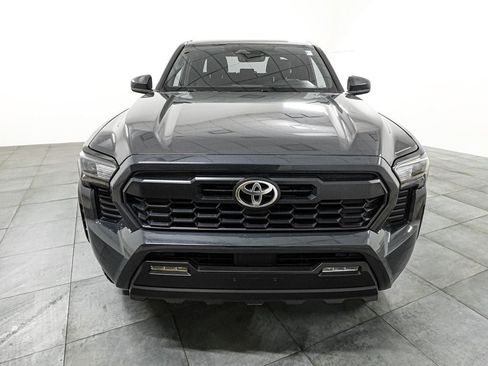 Used 2025 Toyota Tacoma TRD Off-Road AWD/4WD image 2