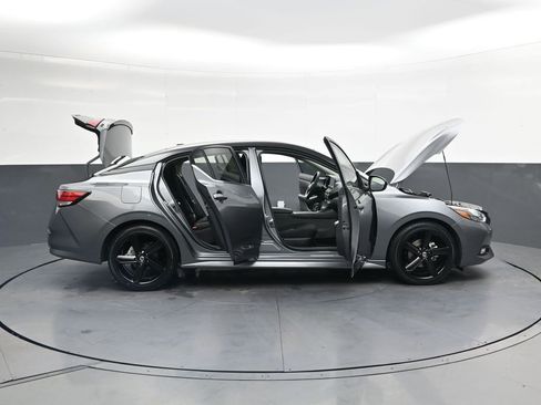 Used 2023 Nissan Sentra SR w/ Midnight Edition Package FWD image 47