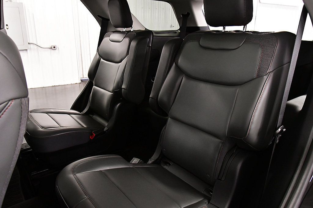 Used 2025 Ford Explorer Active w/ Active Comfort Package AWD/4WD image 28