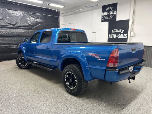 Used 2011 Toyota Tacoma 4x4 Double Cab w/ TRD Sport Pkg w/JBL Audio image 4