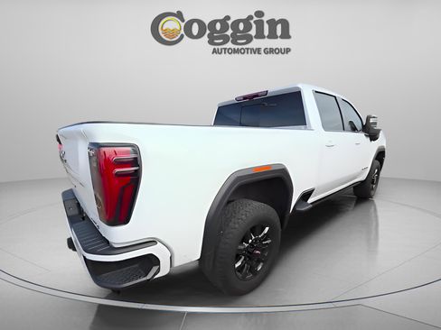 Used 2024 GMC Sierra 2500 AT4 w/ AT4 Premium Plus Package image 14