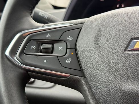 Used 2025 Chevrolet Trax LT w/ LT Convenience Package image 18