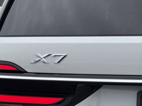 Used 2025 BMW X7 xDrive40i image 44