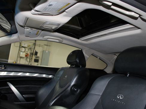 Used 2014 INFINITI Q60 Journey w/ Premium Package RWD image 27
