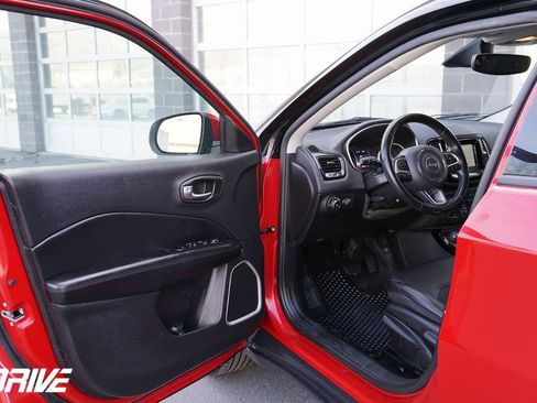 Used 2020 Jeep Compass Latitude image 15