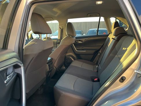 Used 2025 Toyota RAV4 XLE image 25