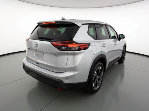 Used 2025 Nissan Rogue SV FWD image 9
