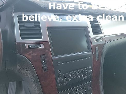 Used 2007 Cadillac Escalade AWD w/ Information Package image 28