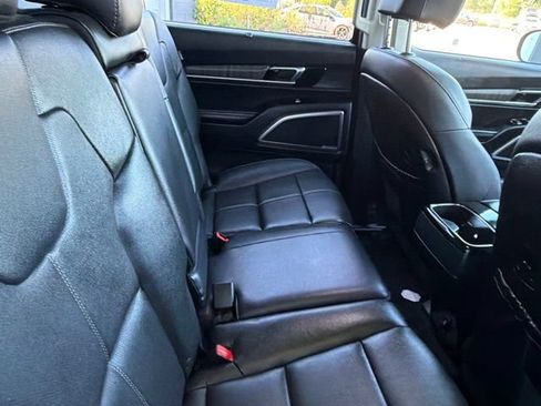 Used 2024 Kia Telluride EX AWD/4WD image 11